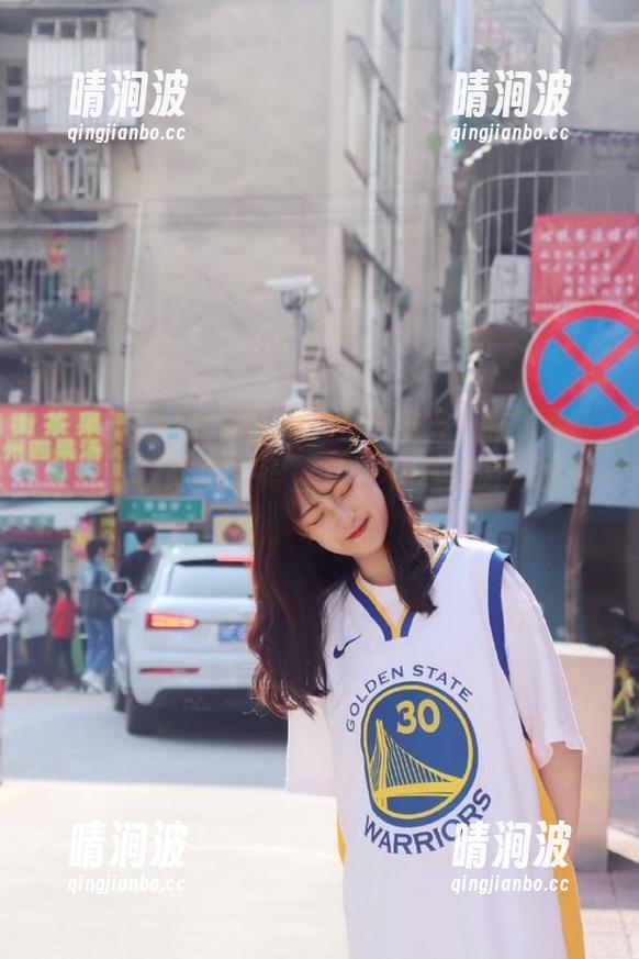 51热门 穿得再好也敌不过51热门网站上的今日吃瓜来得直接,有点想穷追猛打!