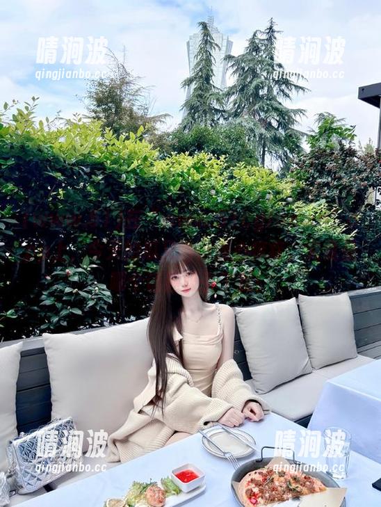 www.51 在“www.51cgfun.cn”app上,今天的瓜又晒得我心痒痒,究竟是哪个话题吸引了我!
