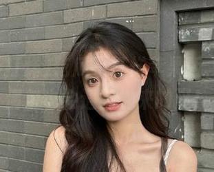 吃瓜不打烊苹果版，瓜田里偶尔也会遇到抛来的叉！
