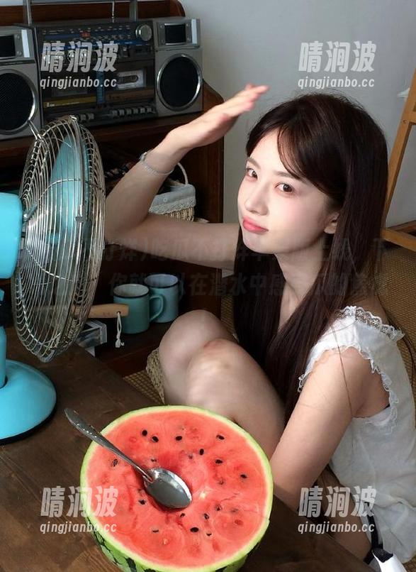 吃瓜不打烊 吃瓜不打烊苹果版上线,下载之后,你就可以在潜水中感受瓜的焦虑!