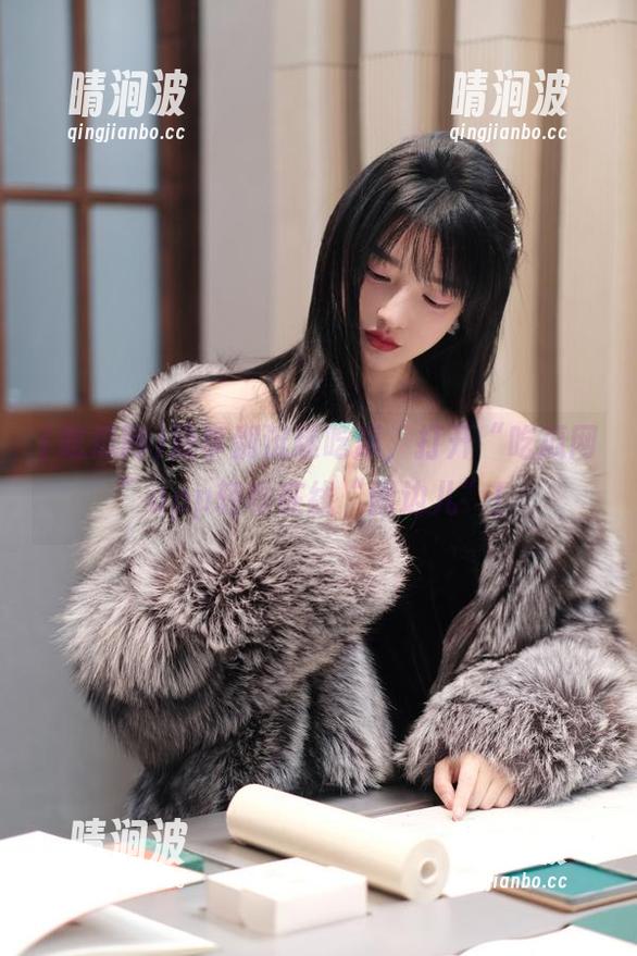 吃瓜网 没事别沉迷吃瓜,打开“吃瓜网”app轻松在线“围边儿”!
