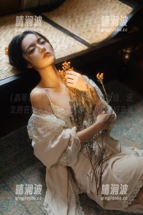 扒哥黑料 ios最新版扒哥黑料上线,还支持在线下载,果然是个看八卦的好去处。