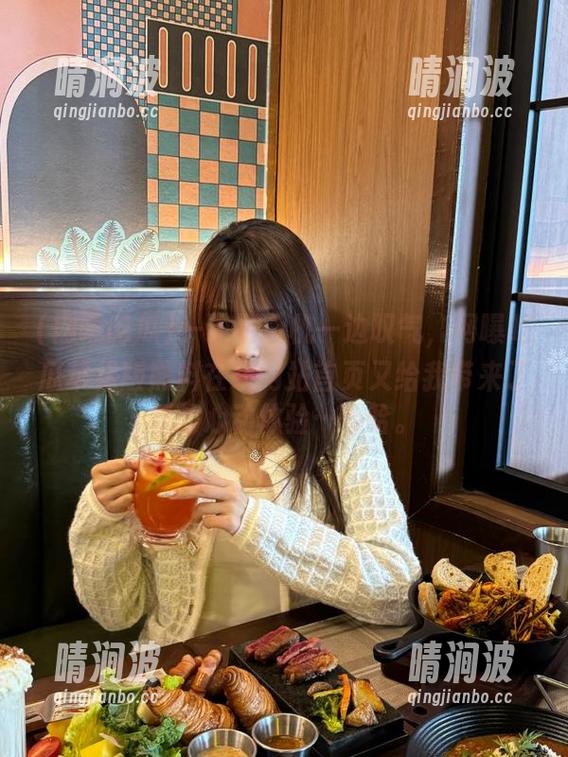 网曝吃瓜 一边刷手机一边叹气,网曝吃瓜苹果版黑料在线网站首页又给我带来了新的心动体验…哈哈。