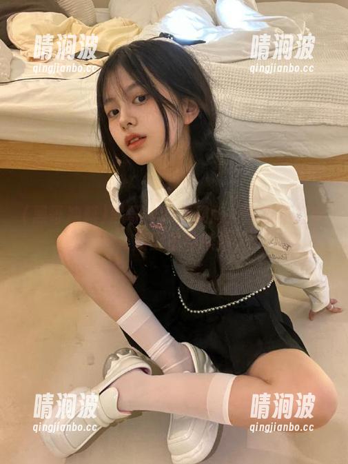 黑哥冲料苹果版：午夜不打烊，瓜田里继续挖