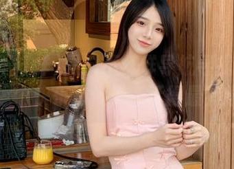 黑料不打烊导航寻找正能量：像个快乐的傻子，活得最有趣！