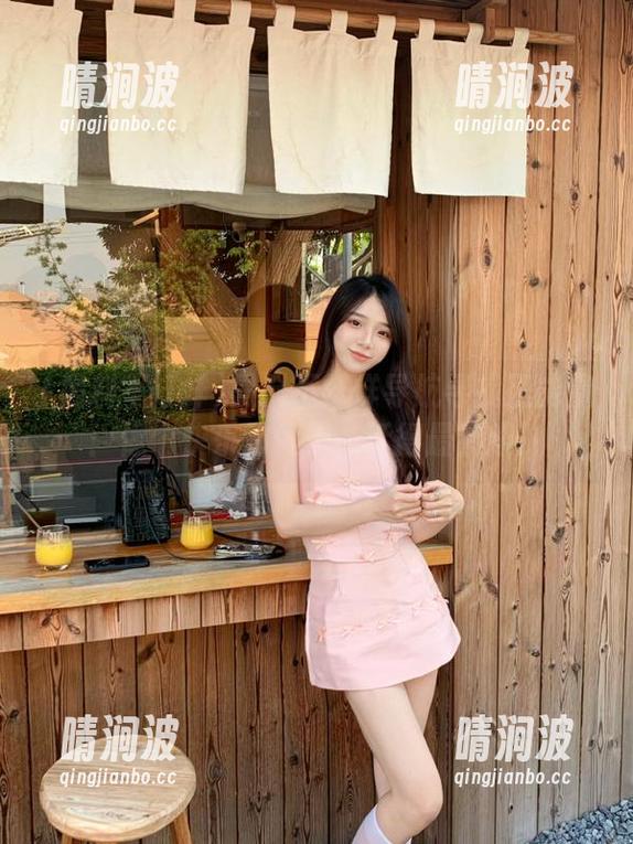 黑料不打烊导航寻找正能量：像个快乐的傻子，活得最有趣！