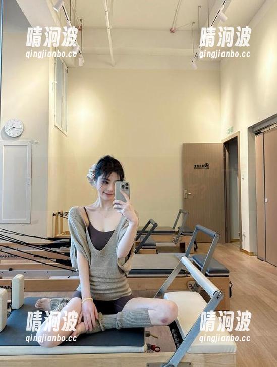黑料冲哥 在线带你看黑料冲哥的一字马,是舞者还是摔跤选手?