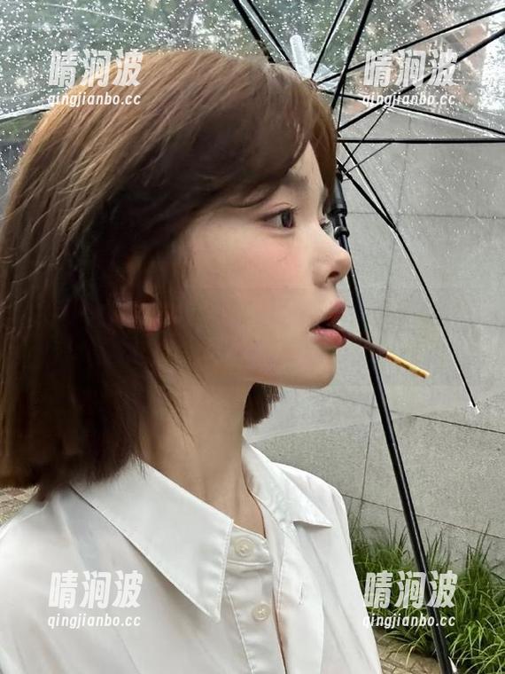 黑料冲哥 首页热议:黑料冲哥的一字马展示,不小心变成幽默剧!