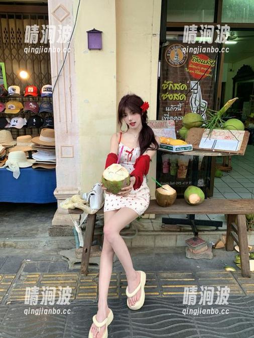 黑料正能量 最新黑料正能量,你敢穿过这扇传送门吗?小心黑暗中的小惊吓哦!