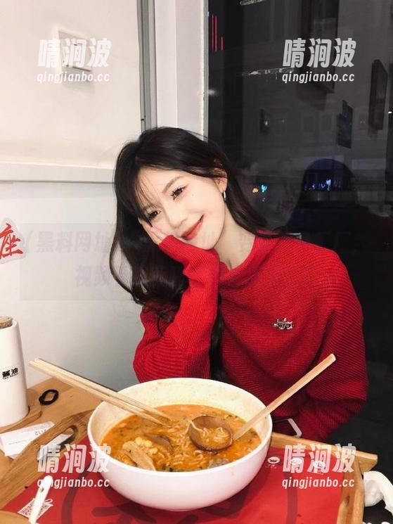 黑料网址 “黑料网址”变身辣条工厂,视频看得我嘴巴都要流油了!